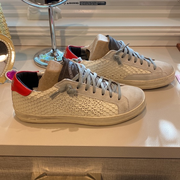 SOLD **RARE** P448 John Snake Embossed Sneaker WHITBO 38 - Picture 2 of 4